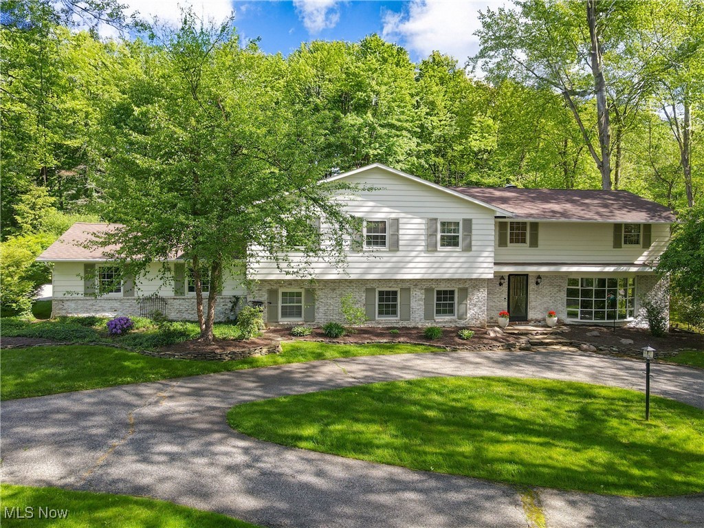 8130 Westhill Drive, Chagrin Falls, Ohio image 1