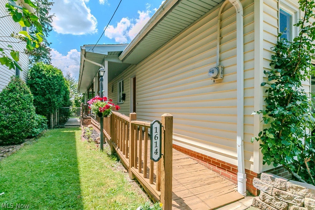 Photo of 1614 Rosewood Avenue, Lakewood, OH 44107 (MLS # 5218942)