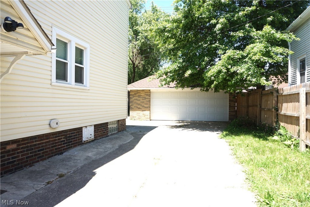 Photo of 19715 Cherokee Avenue, Cleveland, OH 44119 (MLS # 5215353)