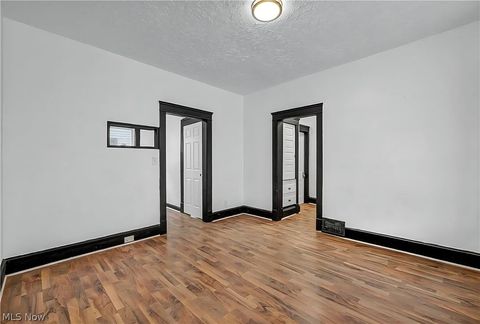 Tiny photo for 12001 Oakview Avenue #DOWN, Cleveland, OH 44108 (MLS # 5190960)