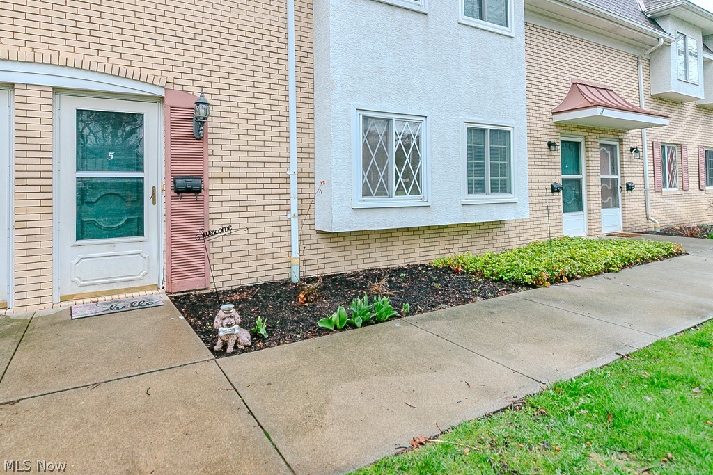 Deepwood Condo - Residential