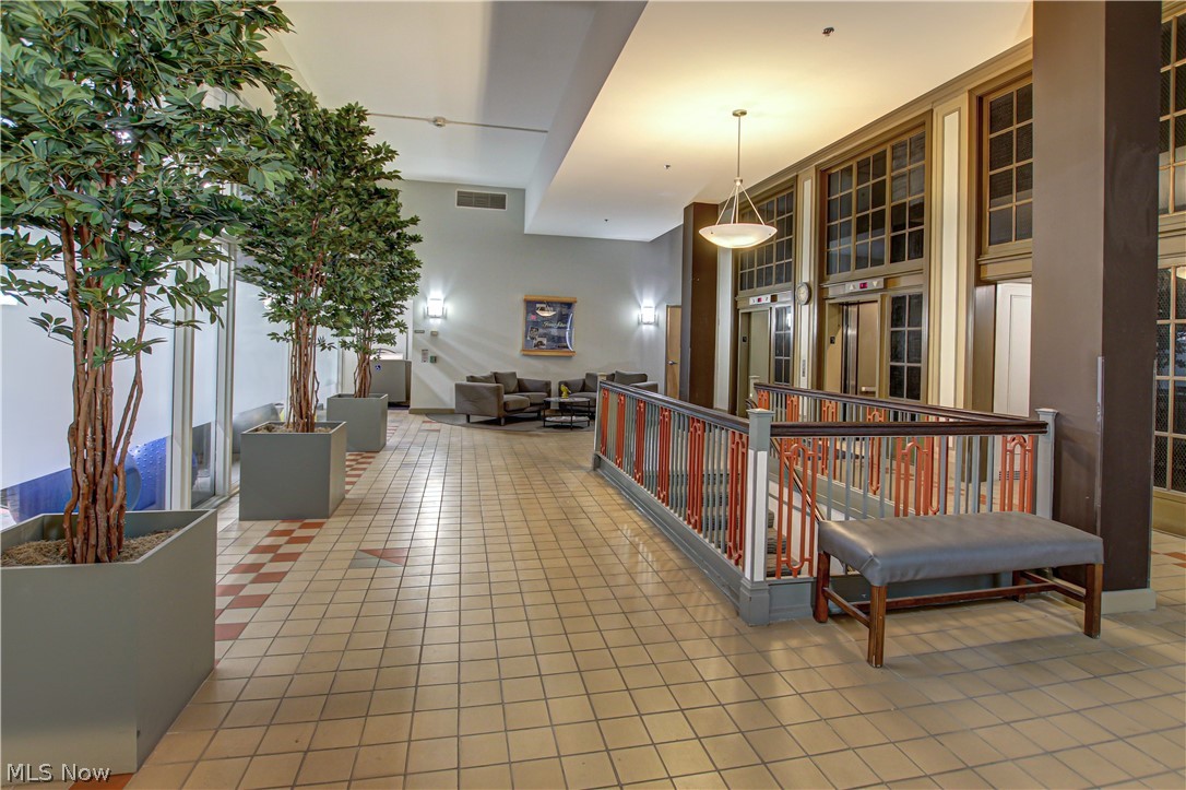 Carroll Ave Condo - Residential