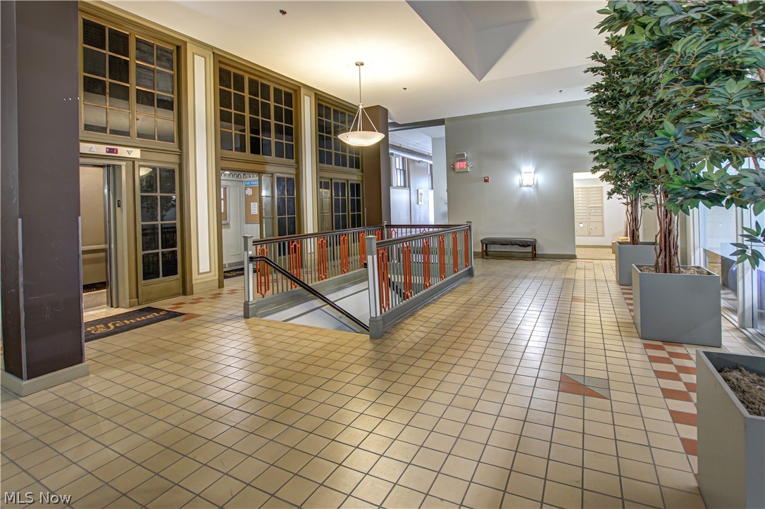 Carroll Ave Condo - Residential