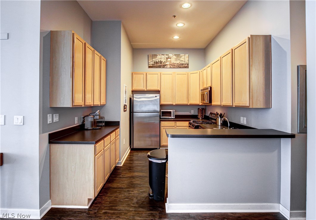 Carroll Ave Condo - Residential