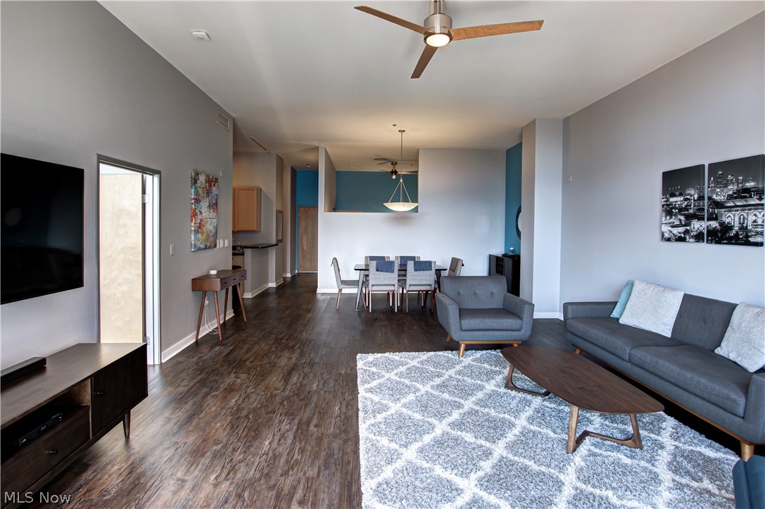 Carroll Ave Condo - Residential