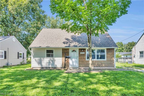 Photo of 2855 Lincoln Street, Lorain, OH 44052 (MLS # 5237226)
