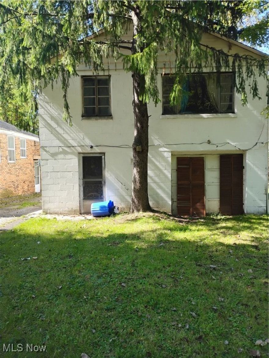 Country living in the city. An affordable  (fixer-upper). Great starter home. Purchased as-is. No warranties or guaranties. What u see, is what u get.