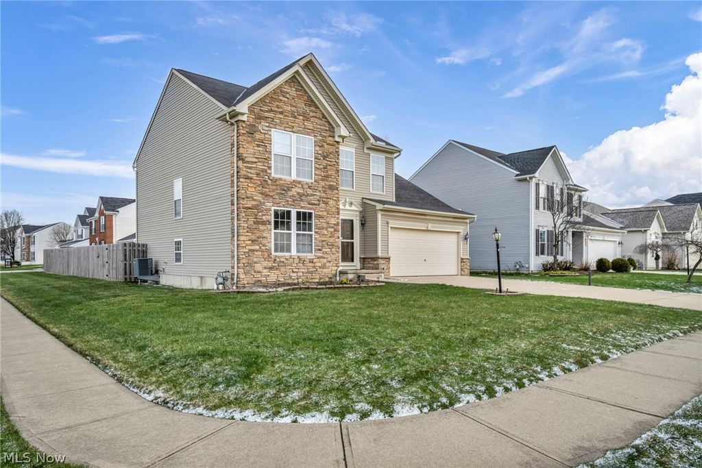 Photo of 147 Stone Ridge Way, Berea, OH 44017 (MLS # 5193953)