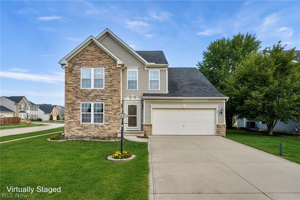 Photo of 147 Stone Ridge Way, Berea, OH 44017 (MLS # 5193953)