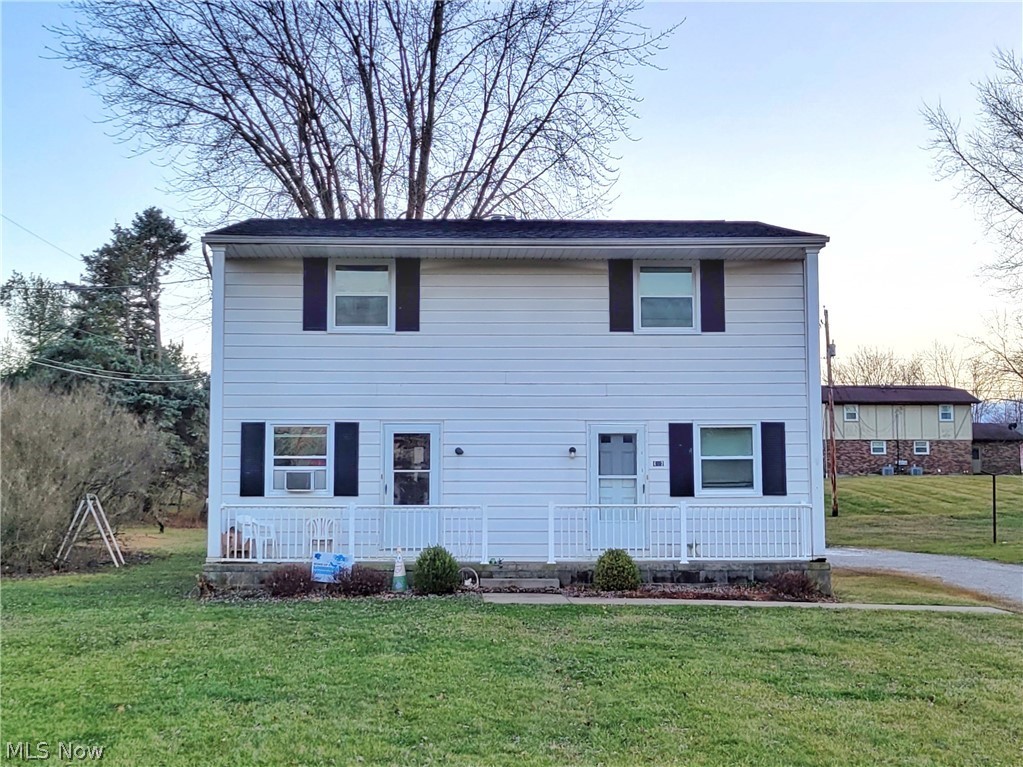Come check out this FULLY RENOVATED apartment in a side-by-side duplex off Beechwood St! Featuring brand new flooring and carpet and fresh paint all throughout!
Rent is $965/mo, tenant pays all utilities, 1 year lease, no pets or smoking.
Available now!
Due to high interest we are not showing unless we receive an application on Zillow.
Requirements are: No evictions and monthly income must be at least 3x rent.