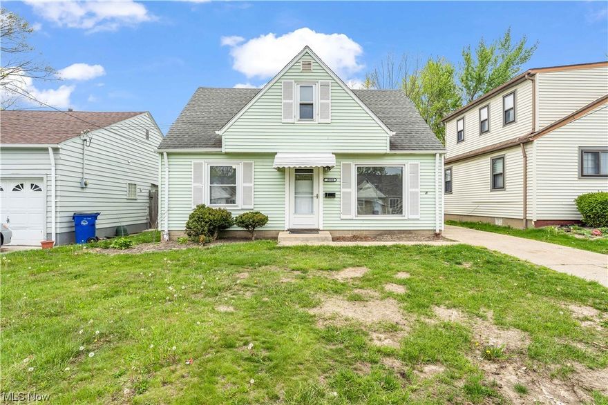 18804 Rockland Ave, Cleveland -  3 bed, 1 bath slab single family home //

$1250 rent / $1250 deposit //
$49 application fee per adult //
NO SMOKING //
1 time $129 non-refundable set up fee paid at lease signing //

$30/month required resident benefit package; can include personal property/liability insurance for an additional $5/month for $35/month total. //

All applicants are required to fill out a PetScreening app, found on our website directly on the app before being processed. Even if you have NO pets - this app must be filled out. One-time, non-refundable pet fee of $200-300 per animal applies to all pets & must be paid prior to or when you pay your first month rent. (No fee for qualified assistance animals). //

Our app is processed through secure site: Findigs, they require ID & income verification. W/O this, your app will not be processed. They offer 24/7chat support on their app directly for questions. //

3 bed 1 bath home w central air in the Westpark neighbor