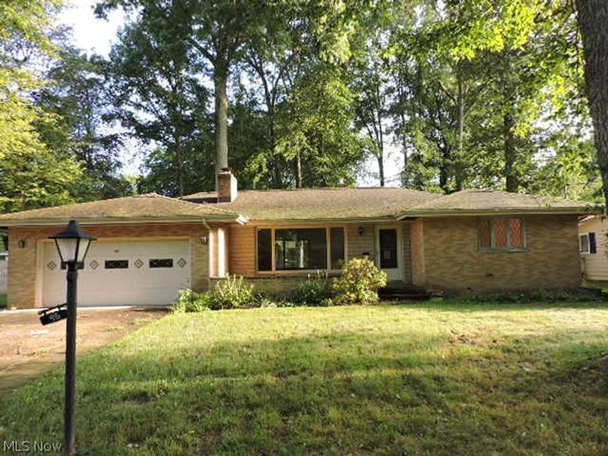 Be sure to check out this Boardman Brick ranch home that features 2c attached garage, full partially finished basement and more. The living room has stone fireplace and eat in kitchen with dinette area also has a formal dining room. Two bedrooms and a full bath complete this single-family home. What a great way to start out with home ownership or downsize to an affordable easy to maintain ranch style home.