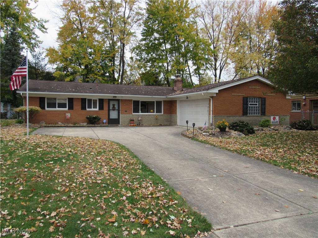 300 Robin Drive, Berea, Ohio image 1