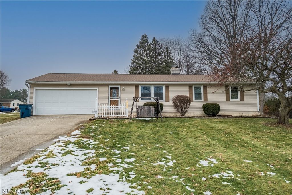 Photo of 8311 Parkford Street NW, Massillon, OH 44646 (MLS # 5187339)