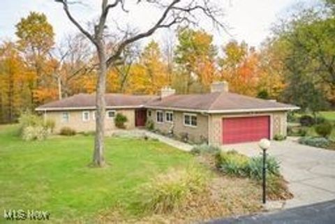 3288 Spring Valley Road Akron OH 44333