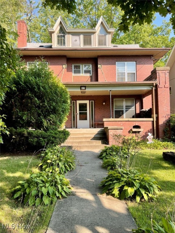 This fabulous 1st/2nd floor duplex in prime Highland Square offers beautiful woodwork and oak floors throughout. Original kitchen with oak cabinets has all appliances, gas stove, refrigerator, dishwasher, and microwave. Original butler's pantry just off the kitchen on the way to the dining room. There's a half bath between kitchen and dining rm. Dining room has built-in leaded and beveled glass china cabinet and large window, beautiful chandelier, along w/ pocket doors that open to the living room, a closet, and the spiral staircase to the second floor. Also on the first floor is the entry into the large foyer. There's a room off the foyer with closet and built-in bookcases that could be used as a study or one of the bedrooms. The large living room has a fireplace on the north wall. At the top of the spiral staircase is a common area with loads of bookcases. The master bedroom has a fireplace and there's a Jack and Jill full bath between the master bedroom and another bedroom. Across the hall are two other bedrooms and a full bath. ALL UTILITIES INCLUDED!
Qualifications:
* 3x1 Income ratio
* No Collections from previous lease
* No evictions(5 Years)
* 650+ Credit Score
* Clear Criminal History.
* Non Smoking Building
* Renters Insurance Required
* Single Family Home Rentals required an additionalWater Deposit