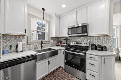 Tiny photo for 3180 Sycamore Road, Cleveland Heights, OH 44118 (MLS # 5188001)