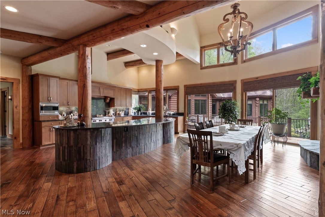 805 Cascades Drive