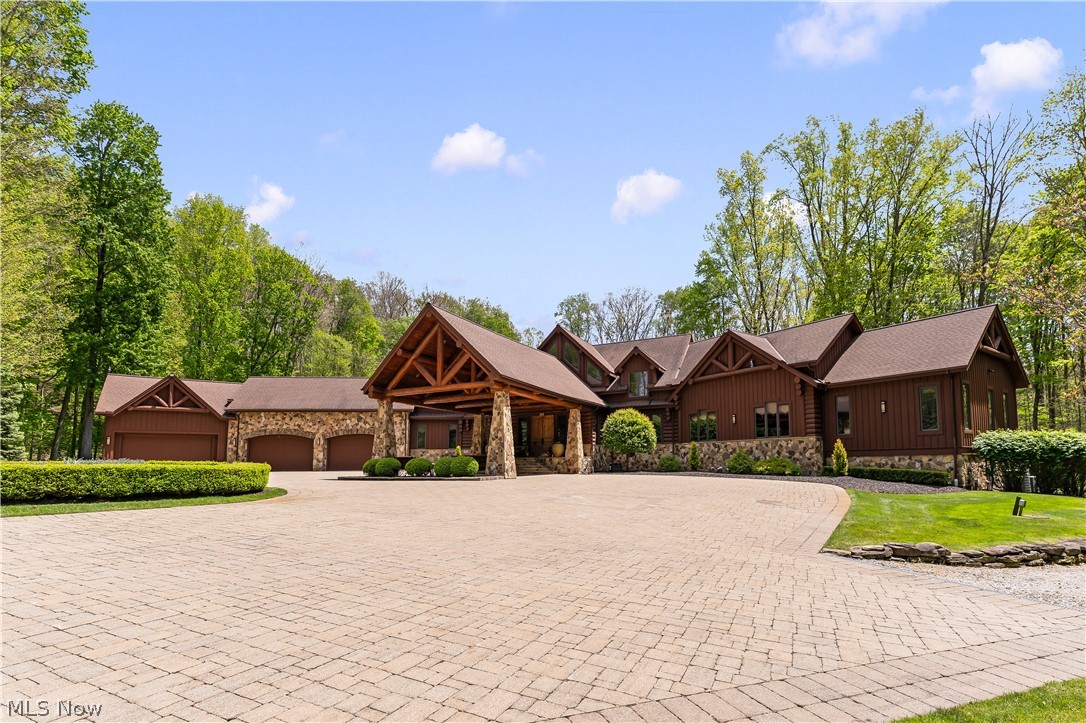 805 Cascades Drive