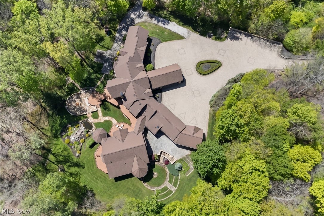805 Cascades Drive