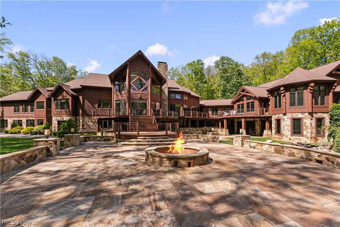 805 Cascades Drive