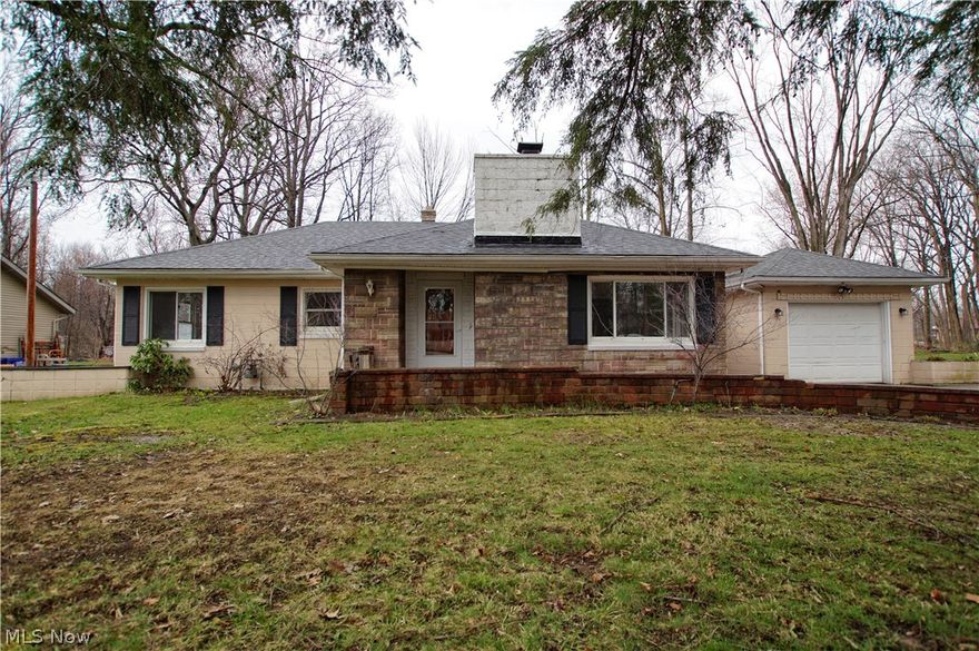 Cute ranch on wooded lot - freshly painted and new carpet - must see inside with large family room and sunroom. Move in ready. Conveniently located to schools, shopping and freeways.