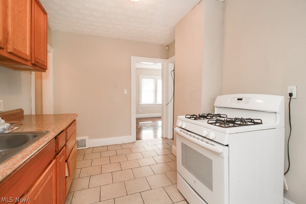 H C Wick Anx - Residential Lease