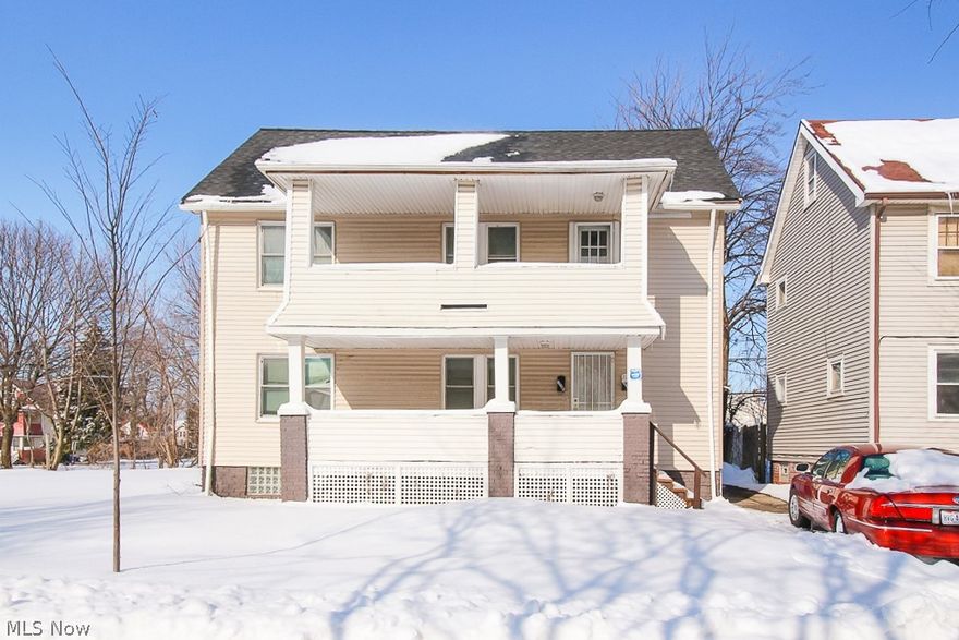 13707 Deise Ave UP, Cleveland – Updated 2 bed 1 bath UP unit! //

$675 rent / $675 deposit //
$40 application fee per adult //
NO SMOKING //
1 time $99 non-refundable set up fee paid at lease signing //

$30/month required resident benefit package; can include personal property/liability insurance for an additional $5/month for $35/month total //

All applicants are required to fill out a PetScreening application, found on our website/app before being processed. Even if you have NO pets - this app must be filled out. 1-2 pets OK w/ approved PetScreening & PetFee (Some breed restrictions apply). 1 time, non-refundable pet fee of $200-300 per animal applies to all pets & must be paid prior to or when you pay your 1st month rent. (No fee for qualified assistance animals) //

Our application is processed through secure site: Findigs. They require ID & income verification. Without this, your app will not be processed. They offer 24/7 chat support on their app directly if you have