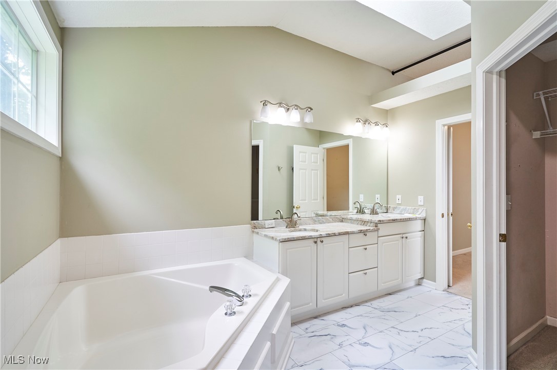 Cuyahoga Falls, Ohio 44223, United States, 4 Bedrooms Bedrooms, ,3 BathroomsBathrooms,Residential,Active,155934