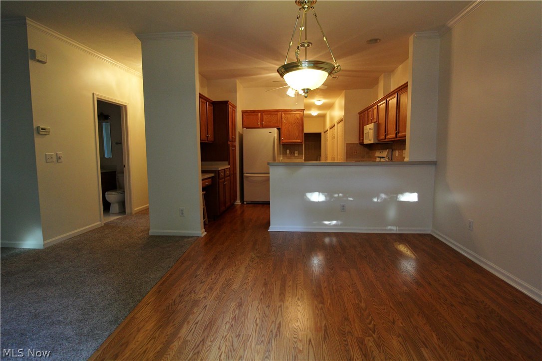 Cross Creek Condo - Residential