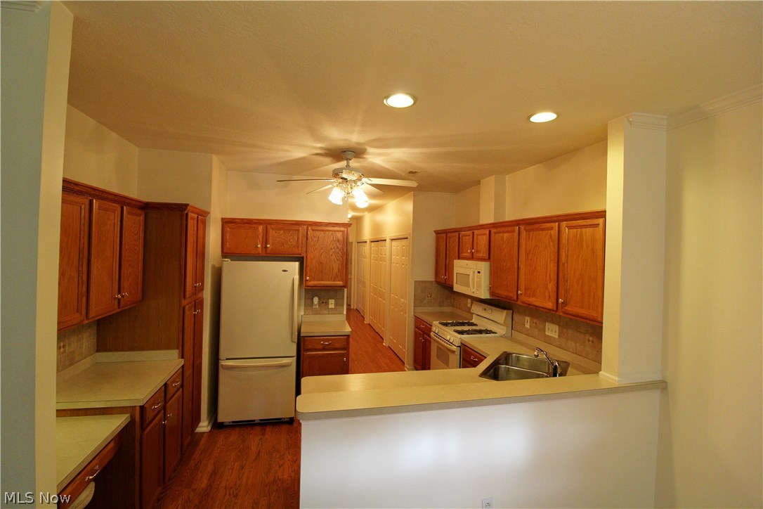 Cross Creek Condo - Residential