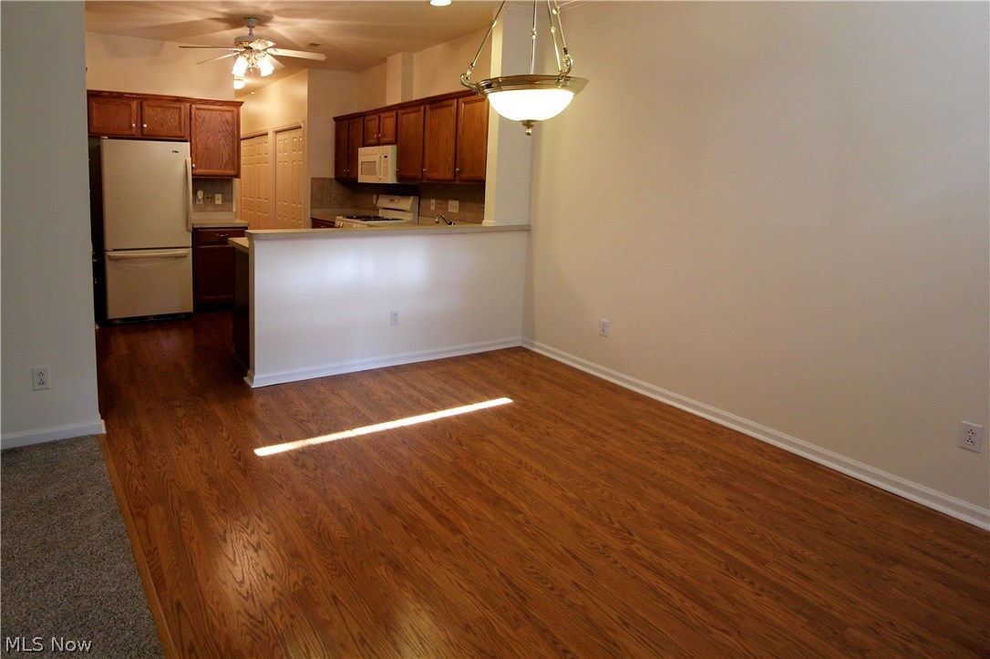 Cross Creek Condo - Residential