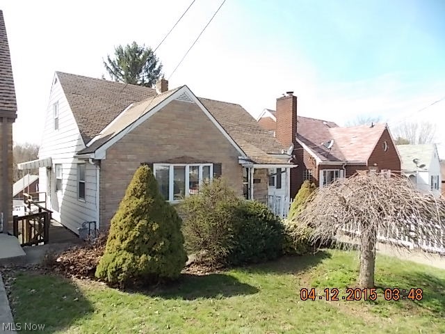 1 -1/2 STORY 4 BEDROOM HOME WITH 23 BATHS.LARGE FENCED IN REAR YARD FOR PETS.BASEMENT IS UNFINISHED WITH LAUNDRY ROOM,SHOWER AND 1 CAR GARAGE.VERY SPACIOUS HOME WITH MODERN KITCHEN AND FORMAL DINING ROOM OWNERS SAID THERE IS HARDWOOD FLOORS UNDER CARPETING.CALL FOR SHOWING.MUST SEE INSIDE.