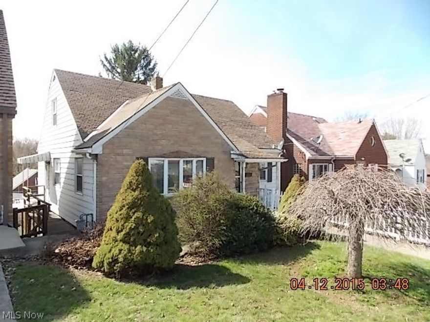 1 -1/2 STORY 4 BEDROOM HOME WITH 23 BATHS.LARGE FENCED IN REAR YARD FOR PETS.BASEMENT IS UNFINISHED WITH LAUNDRY ROOM,SHOWER AND 1 CAR GARAGE.VERY SPACIOUS HOME WITH MODERN KITCHEN AND FORMAL DINING ROOM OWNERS SAID THERE IS HARDWOOD FLOORS UNDER CARPETING.CALL FOR SHOWING.MUST SEE INSIDE.