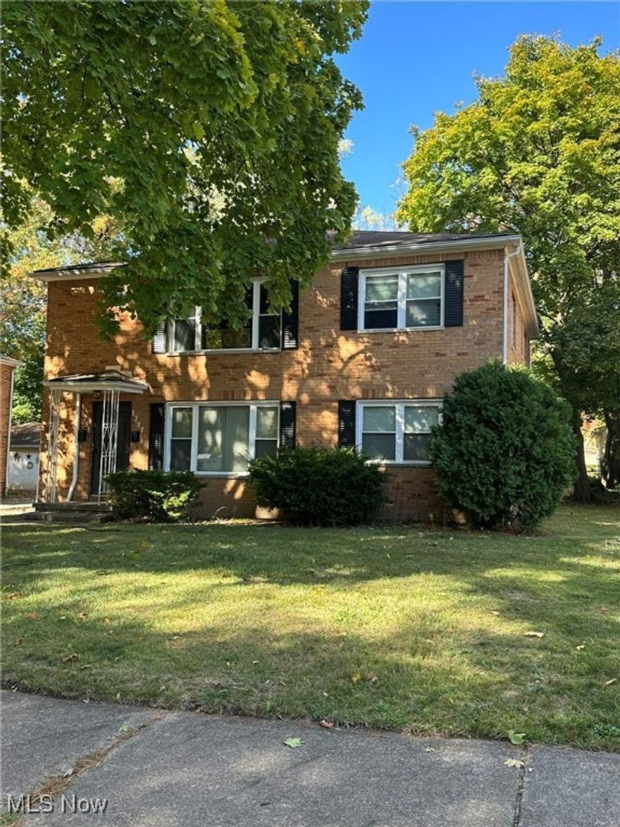 This is a wonderful two bedroom, one bathroom apartment near Acme and Wholefoods grocery stories and other restaurants and shopping.  Enjoy a clean and freshly painted bottom level living with your own garage space and laundry hook-ups in the basement.


Tenant must have the following: 
600+ credit score  (or section 8 voucher) 
No previous evictions 
No pets 
No felonies