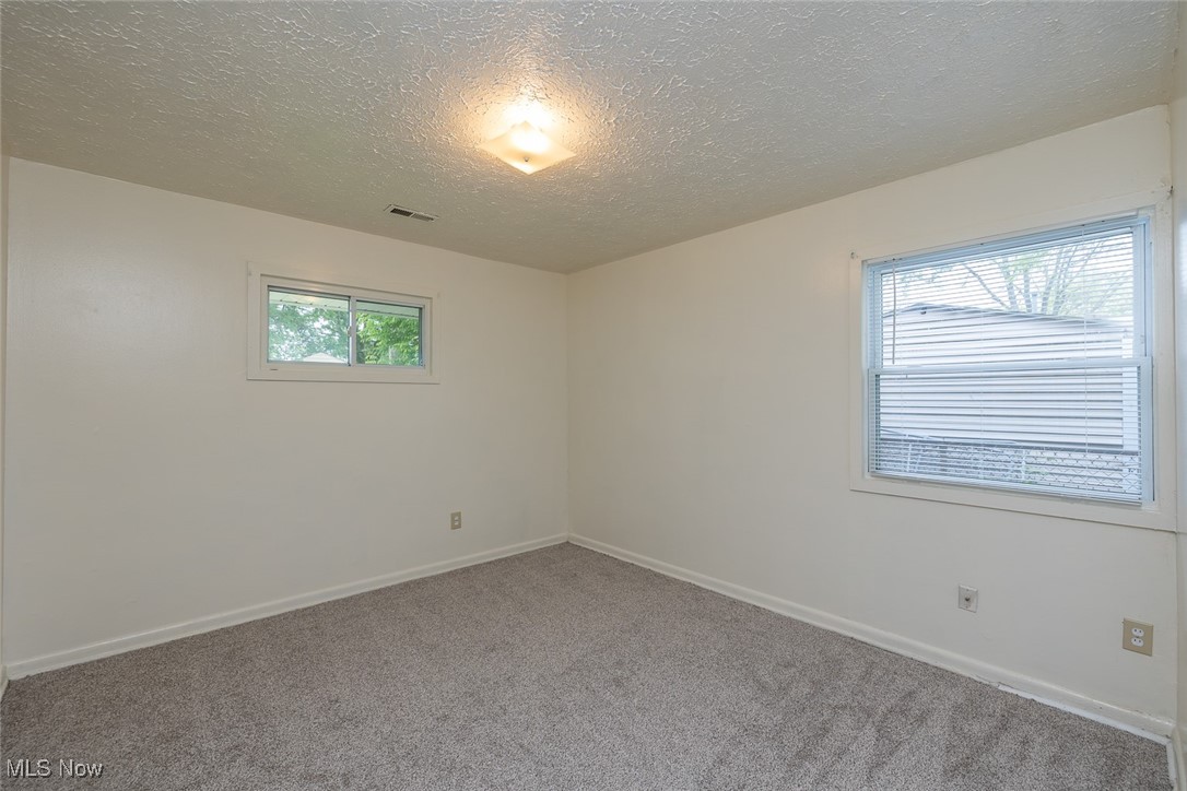2375 E 42nd St, Lorain, Ohio image 14
