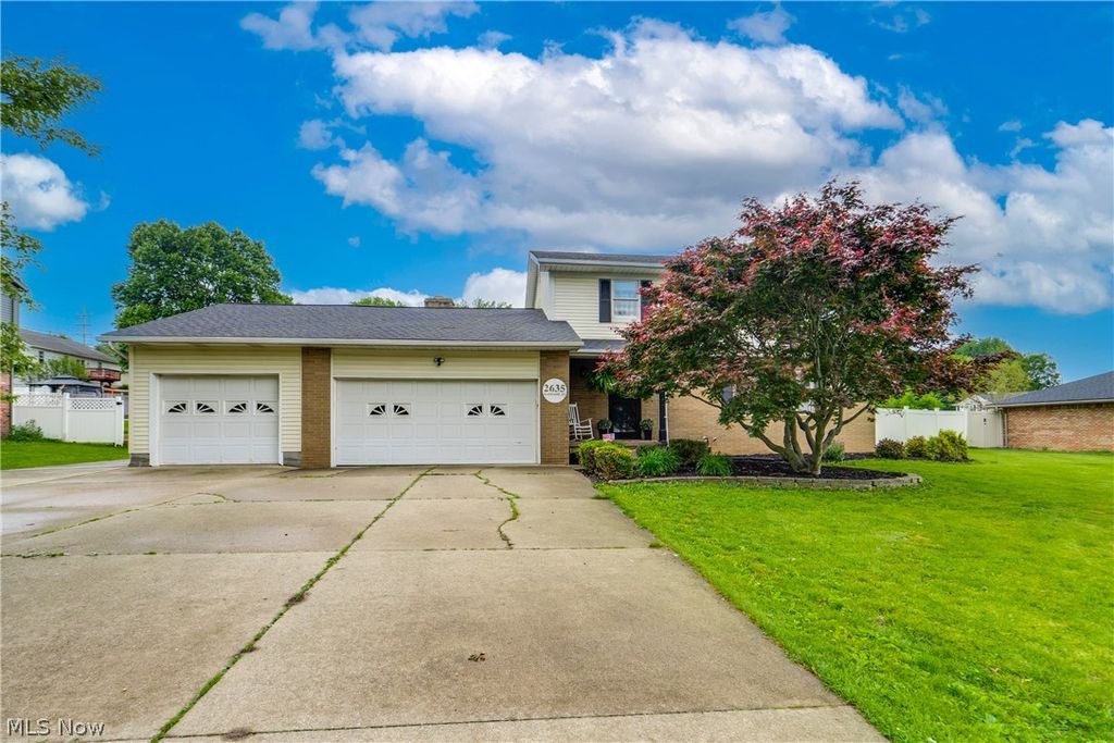 Photo of 2635 Daffodil Street NE, Canton, OH 44705 (MLS # 5211684)