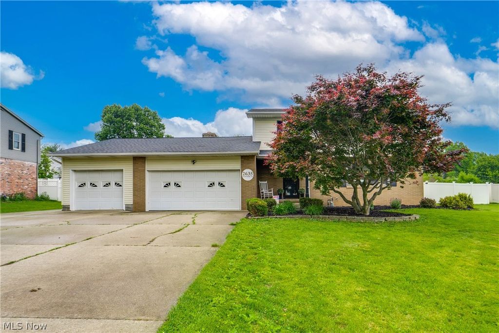 Photo of 2635 Daffodil Street NE, Canton, OH 44705 (MLS # 5211684)