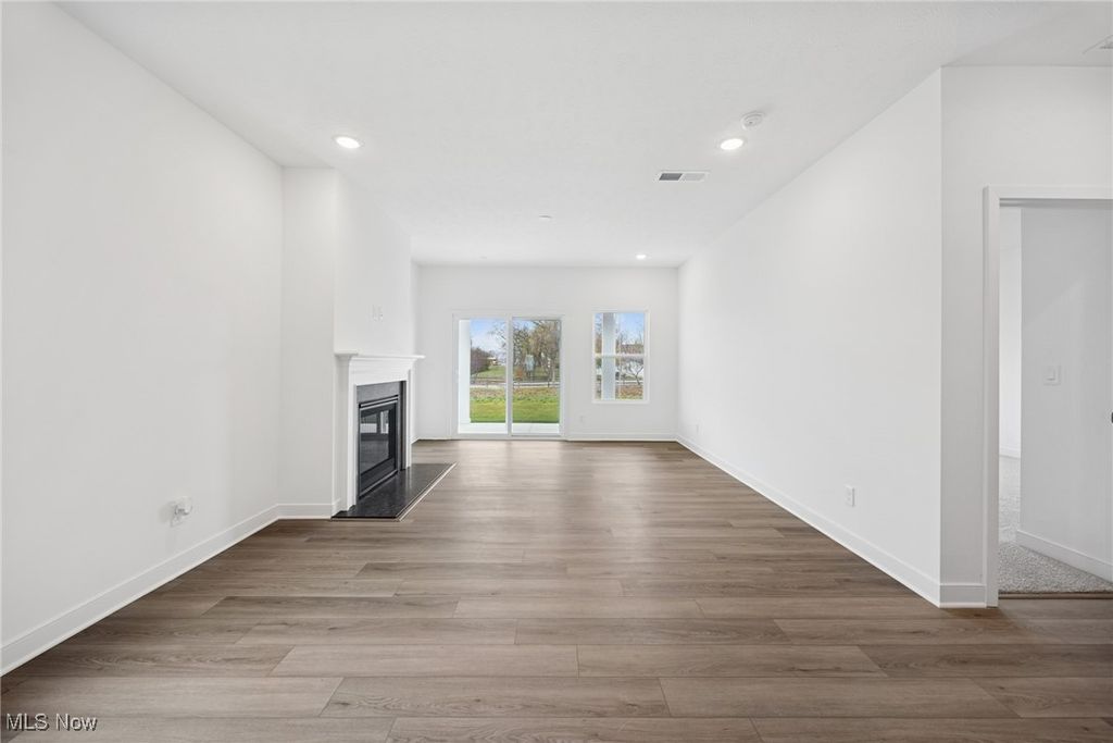 Photo of 5062 Shepherds Glen Gln, Willoughby, OH 44094 (MLS # 5184038)