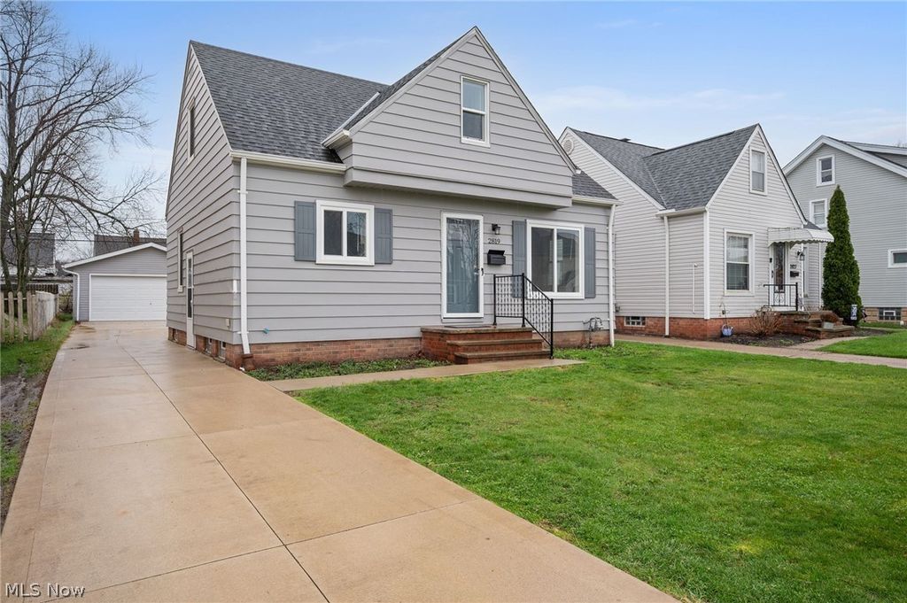 Photo of 2819 Lincoln Avenue, Parma, OH 44134 (MLS # 5198985)