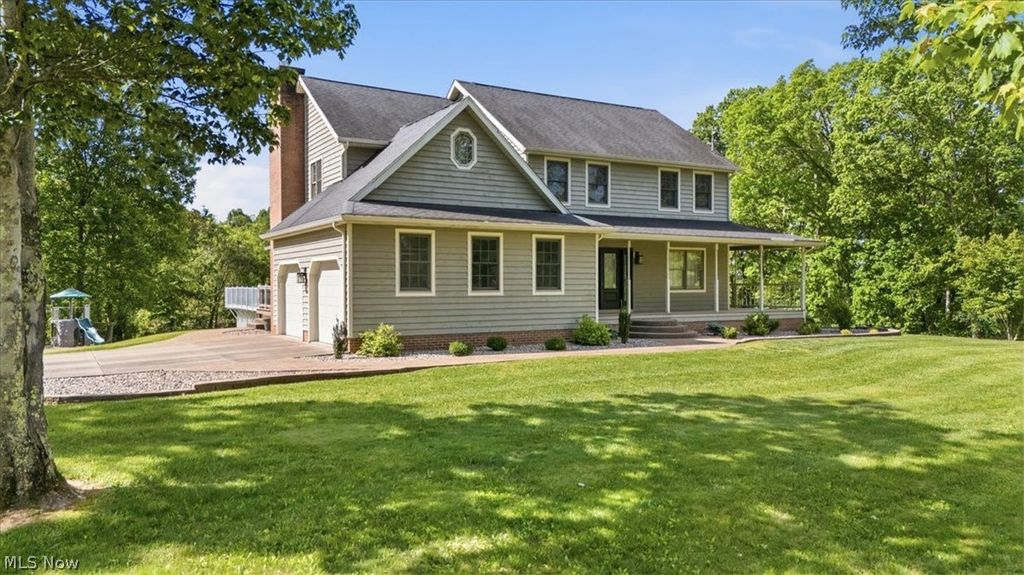 Photo of 911 Moody Ridge Road RD, Belpre, OH 45714 (MLS # 5210853)