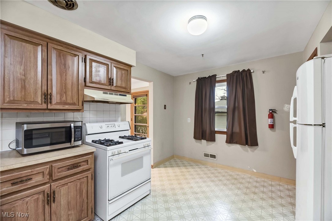 2800 Augustine Drive, Parma, Ohio image 11