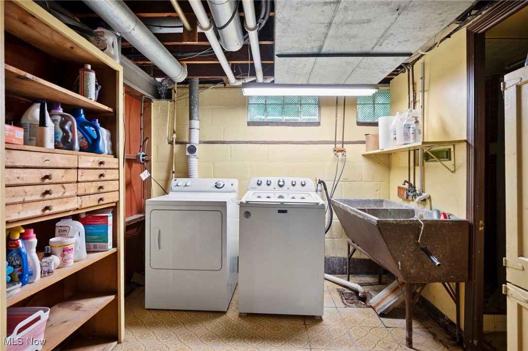 Cleveland, Ohio 44135, United States, 3 Bedrooms Bedrooms, ,1 BathroomBathrooms,Residential,Contingent,145080