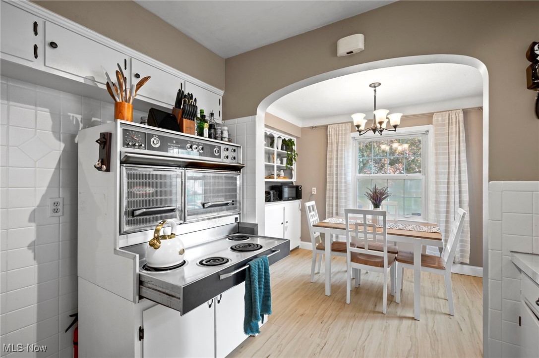 Cleveland, Ohio 44135, United States, 3 Bedrooms Bedrooms, ,1 BathroomBathrooms,Residential,Contingent,145080