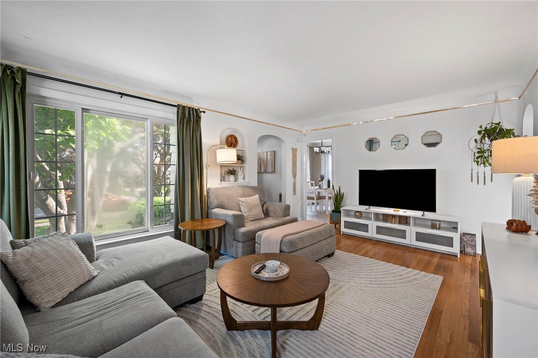 Cleveland, Ohio 44135, United States, 3 Bedrooms Bedrooms, ,1 BathroomBathrooms,Residential,Contingent,145080