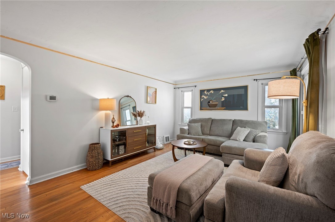 Cleveland, Ohio 44135, United States, 3 Bedrooms Bedrooms, ,1 BathroomBathrooms,Residential,Contingent,145080