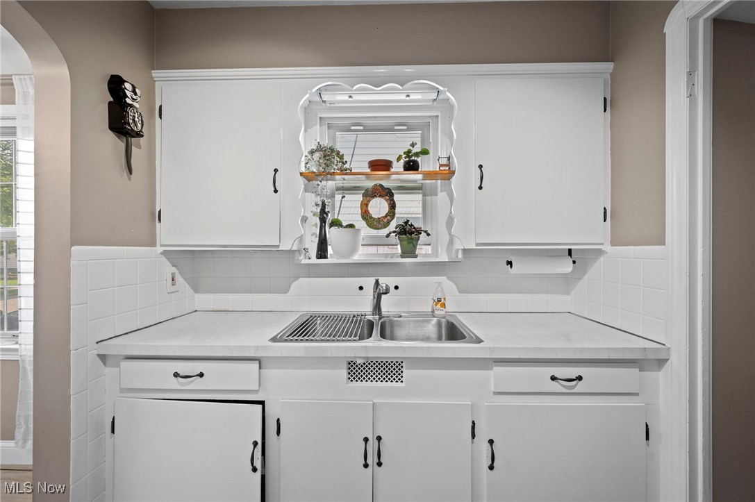 Cleveland, Ohio 44135, United States, 3 Bedrooms Bedrooms, ,1 BathroomBathrooms,Residential,Contingent,145080