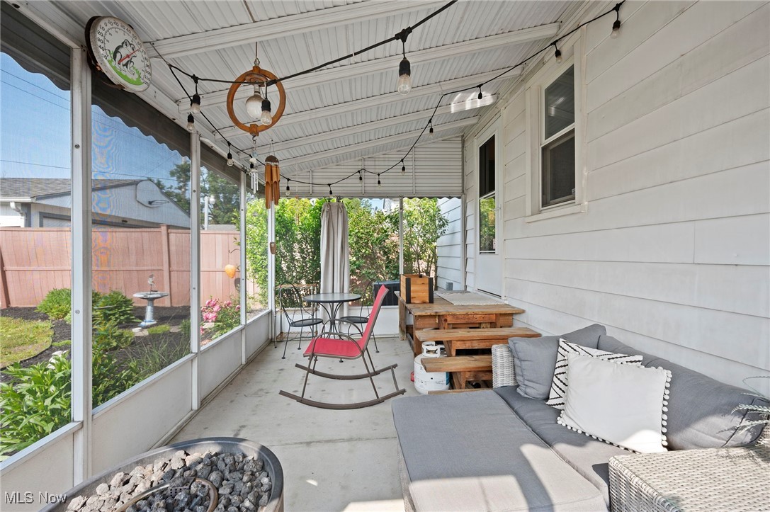 Cleveland, Ohio 44135, United States, 3 Bedrooms Bedrooms, ,1 BathroomBathrooms,Residential,Contingent,145080