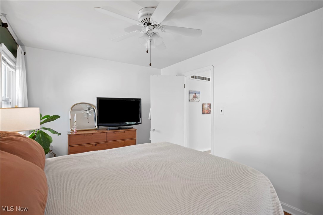 Cleveland, Ohio 44135, United States, 3 Bedrooms Bedrooms, ,1 BathroomBathrooms,Residential,Contingent,145080