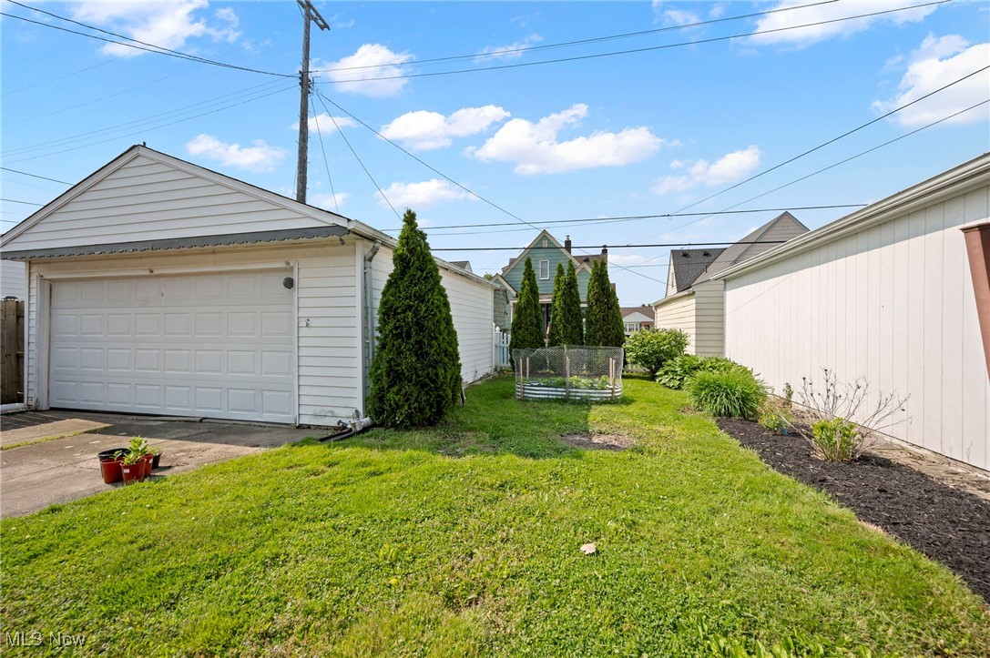 Cleveland, Ohio 44135, United States, 3 Bedrooms Bedrooms, ,1 BathroomBathrooms,Residential,Contingent,145080